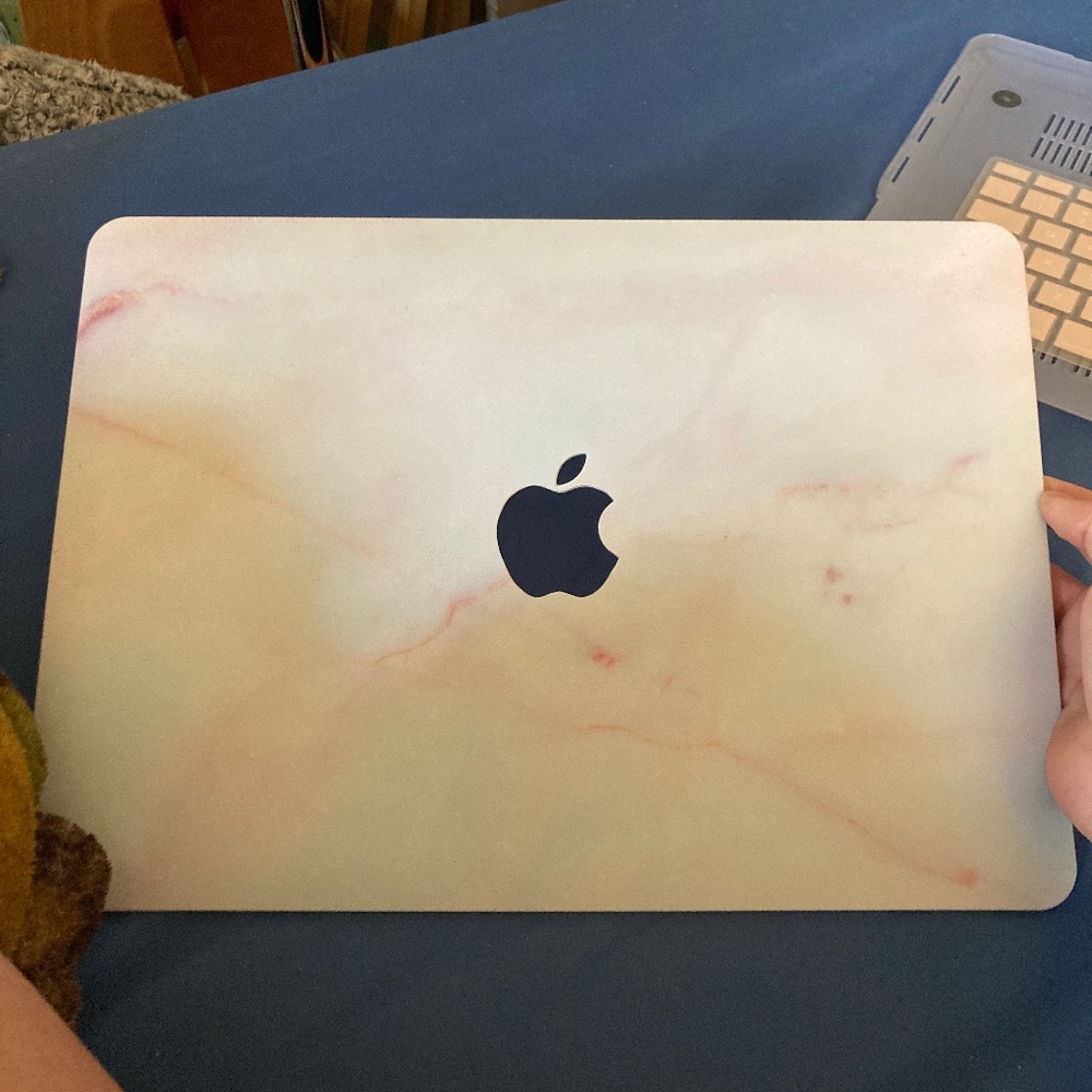 Apple Mac book pro 13 inch case